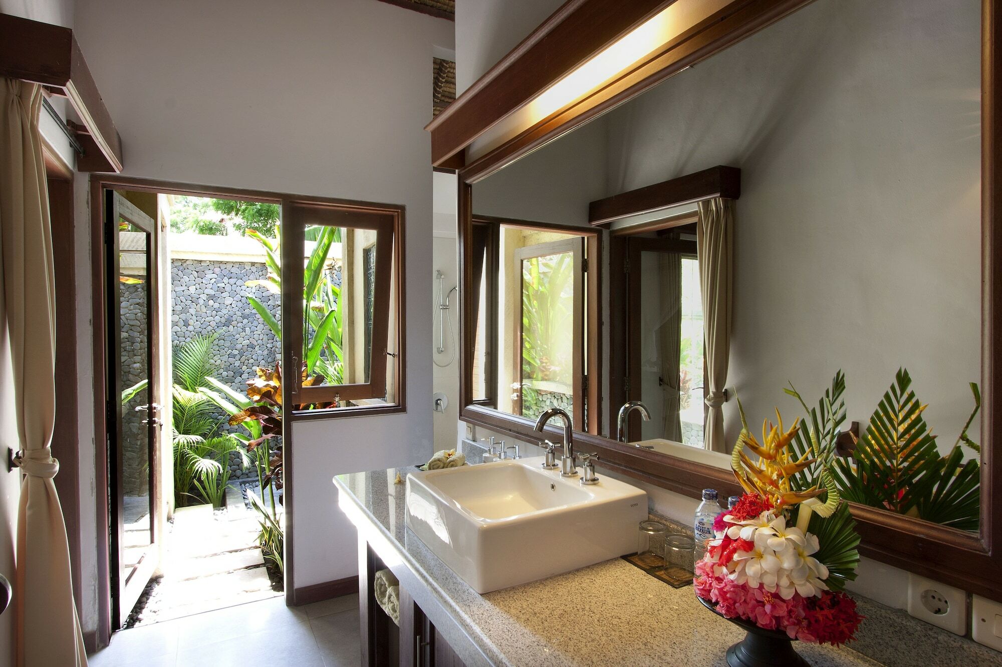 Villa Wilali เปมูเตรัน ภายนอก รูปภาพ